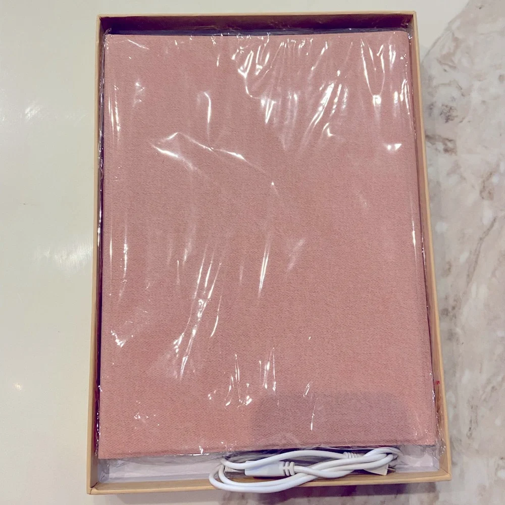 NWT Bluetooth Keyboard and iPad Case Combo